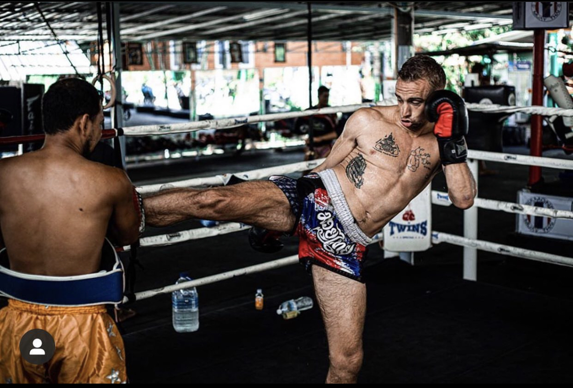 Let’s take a look at why you should move to Thailand as a fighter. There are obviously multiple reasons but also multiple obstacles.